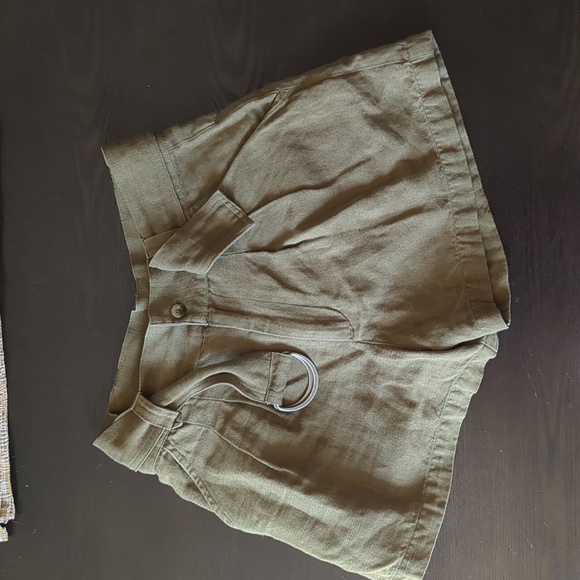 NEW Able Wanda Pleated Short - olive - sz 4 - Picture 3 of 4